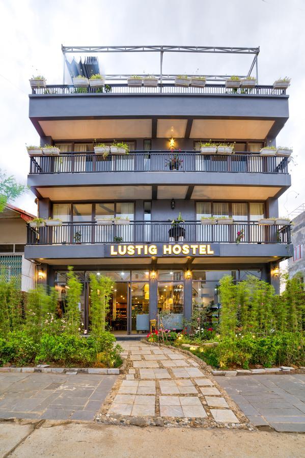 Lustig Hostel Sapa Exterior foto